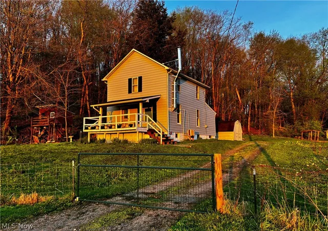 Homes for sale in Minerva, OH | 8087 Magnet Rd Ne, Minerva, OH 44657 | MLS# 5203101