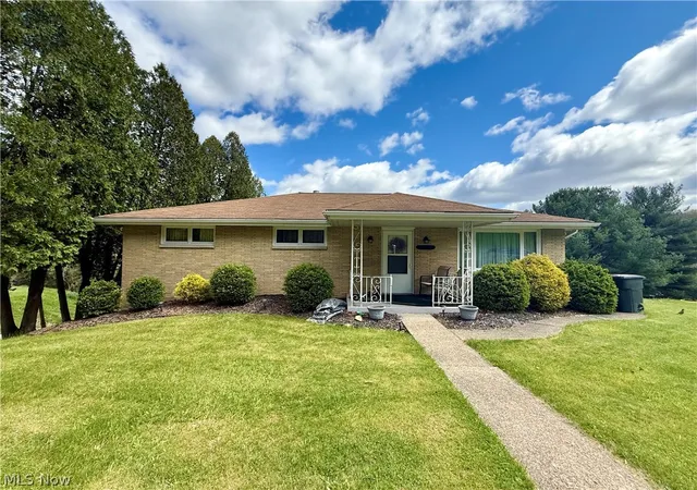 Homes for sale in Weirton, WV | 115 Nancy St, Weirton, WV 26062 | MLS# 5202023