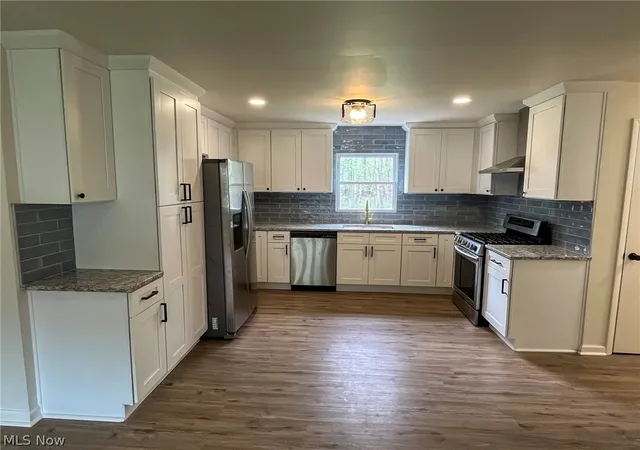 4th image of 42009 Adelbert St, Elyria, OH 44035 | MLS# 5203218