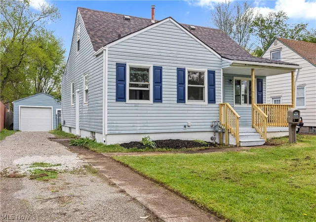 2nd image of 624 Eastern Heights Blvd, Elyria, OH 44035 | MLS# 5202618