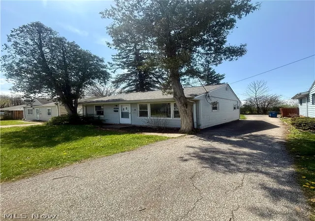 3rd image of 4816 E 173Rd St, Cleveland, OH 44128 | MLS# 5203289