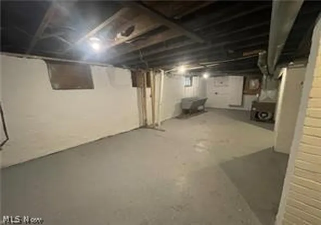 Homes for sale in Cleveland, OH | 10404 South Blvd, Cleveland, OH 44108 | MLS# 5203237