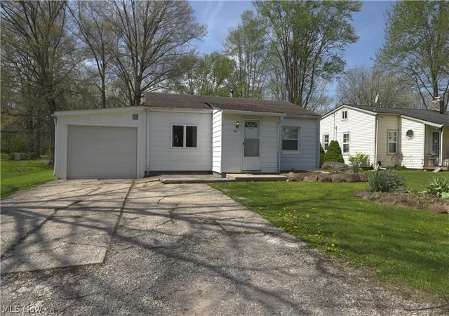 2nd image of 10924 Libby Ave, Elyria, OH 44035 | MLS# 5203374