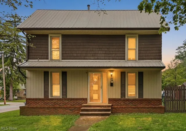 Homes for sale in Medina, OH | 560 N Broadway St, Medina, OH 44256 | MLS# 5203268