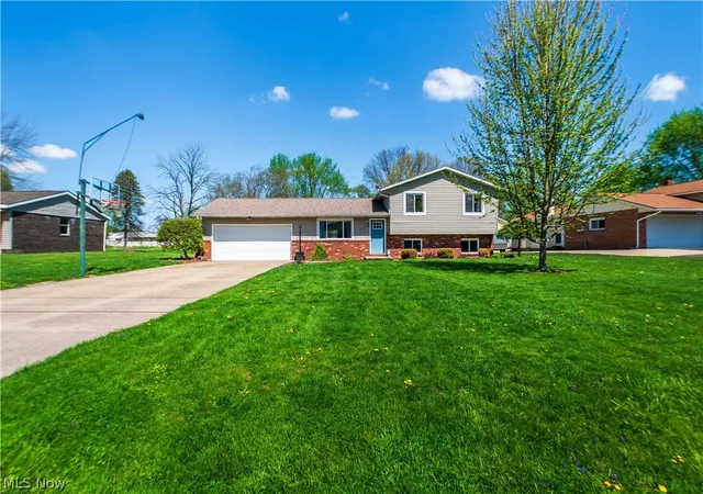 Homes for sale in Uniontown, OH | 2375 Yorktown St Nw, Uniontown, OH 44685 | MLS# 5203286