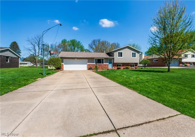 Homes for sale in Uniontown, OH | 2375 Yorktown St Nw, Uniontown, OH 44685 | MLS# 5203286
