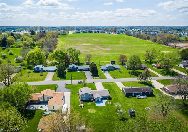 Homes for sale in Uniontown, OH | 2375 Yorktown St Nw, Uniontown, OH 44685 | MLS# 5203286
