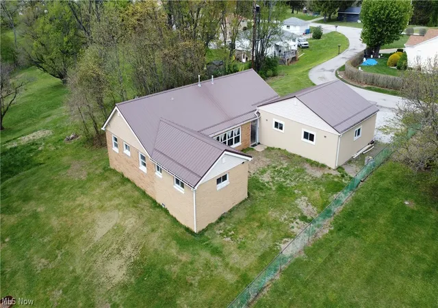 Homes for sale in Follansbee, WV | 146 Brown Rd, Follansbee, WV 26037 | MLS# 5197397