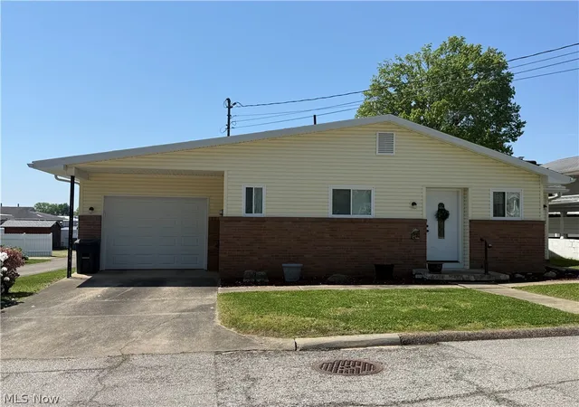 2nd image of 1600 15th St, Parkersburg, WV 26101 | MLS# 5203563