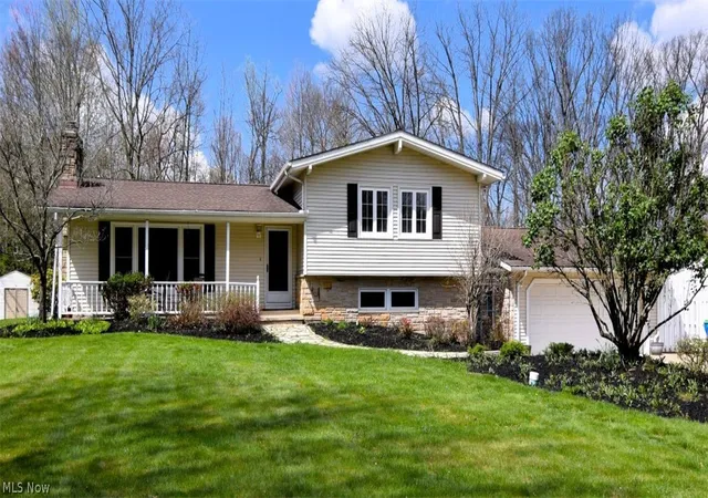 1st image of 381 Hickory Hill Rd, Chagrin Falls, OH 44022 | MLS# 5203190
