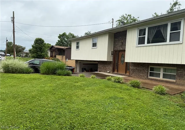 2nd image of 2501 26th Pl, Parkersburg, WV 26101 | MLS# 5203640