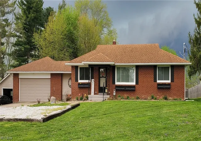 Homes for sale in Alliance, OH | 3125 Beechwood Ave, Alliance, OH 44601 | MLS# 5203670