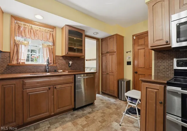 5th image of 3211 Ridgewood Ave, Ashtabula, OH 44004 | MLS# 5203429