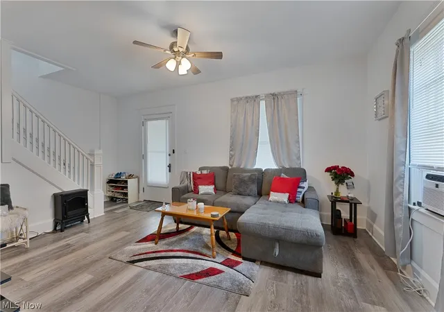 3rd image of 273 Maplewood Ave, Struthers, OH 44471 | MLS# 5203426