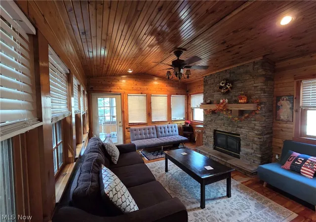 Photo 3 of Single family home for sale at 7374 Lakeshore Dr, Carrollton, OH 44615 | MLS# 5203229 | Listing updated on 2026-07-29