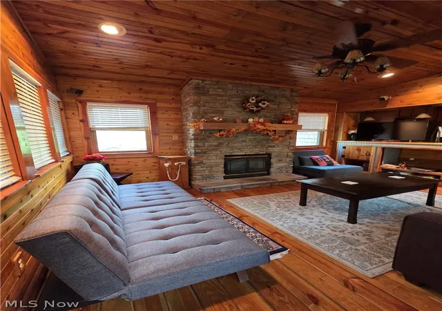 Photo 3 of Single family home for sale at 7374 Lakeshore Dr, Carrollton, OH 44615 | MLS# 5203229 | Listing updated on 2026-07-29