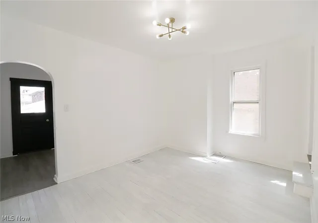 3rd image of 1405 Oregon Ave, Steubenville, OH 43952 | MLS# 5203669