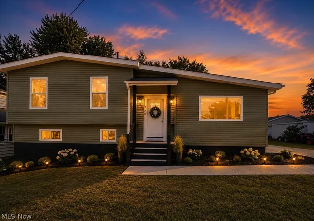 Photo 3 of Single family home for sale at 720 57th Street, Vienna, WV 26105 | MLS# 5203918 | Listing updated on 2026-09-30