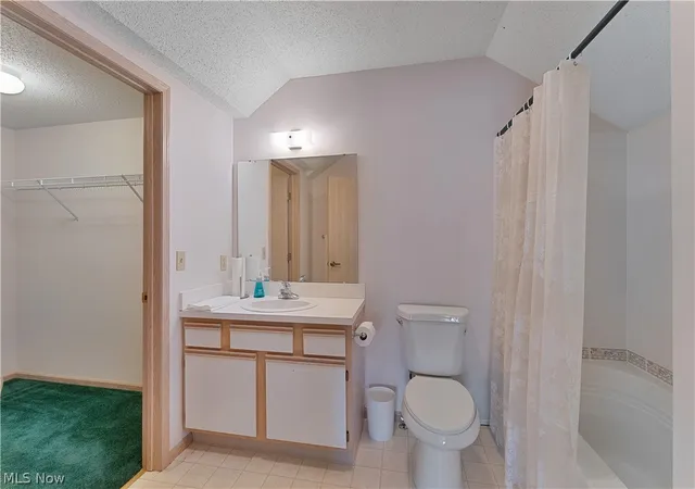 Listing Photo 2 - Condo for sale in building located at 695 E Western Reserve Rd, Poland, OH 44514 - Unit #602
