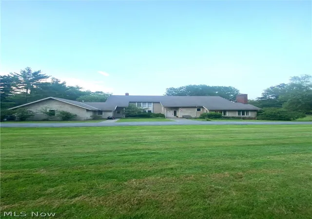 Homes for sale in Cleveland, OH | 2021 Lyndway Rd, Cleveland, OH 44121 | MLS# 5204001