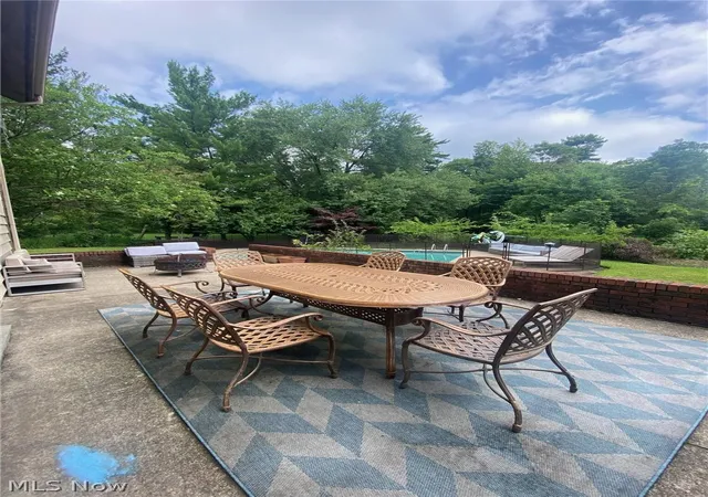 3rd image of 2021 Lyndway Rd, Cleveland, OH 44121 | MLS# 5204001