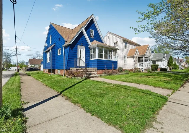 Homes for sale in Cleveland, OH | 13618 Wainstead Ave, Cleveland, OH 44111 | MLS# 5203830