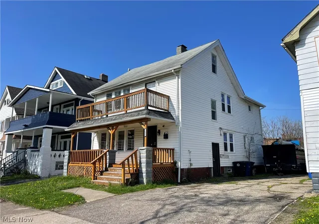 Listing Photo 3 - Condo for sale in building located at 3692 E 117th St, Cleveland, OH 44105