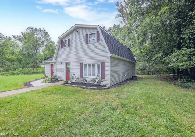 Photo 5 of Single family home for sale at 6429 Russia Rd, South Amherst, OH 44001 | MLS# 5203171 | Listing updated on 2026-08-17