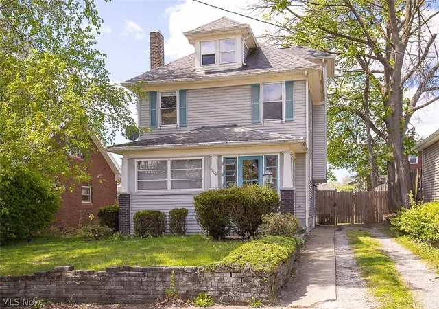 1st image of 962 Woodward Ave, Akron, OH 44310 | MLS# 5204039