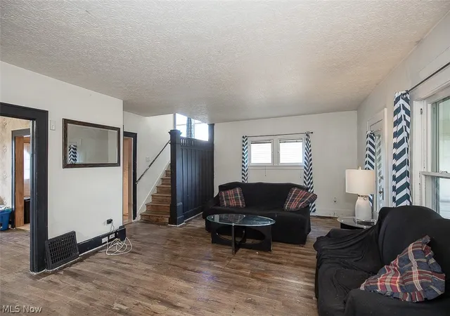 3rd image of 962 Woodward Ave, Akron, OH 44310 | MLS# 5204039