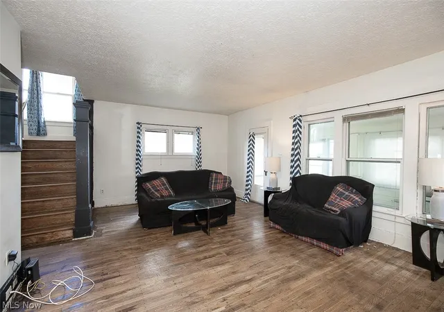 4th image of 962 Woodward Ave, Akron, OH 44310 | MLS# 5204039