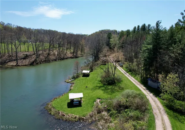 3rd image of 4101 Peace Rd Se, Carrollton, OH 44615 | MLS# 5203875