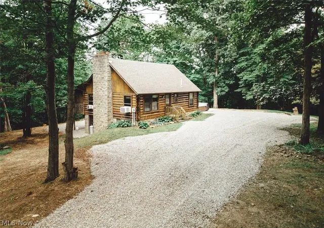 Photo 2 of Single family home for sale at 22916 Sam's Crk Rd, Laurelville, OH 43135 | MLS# 5203860 | Listing updated on 2026-09-01