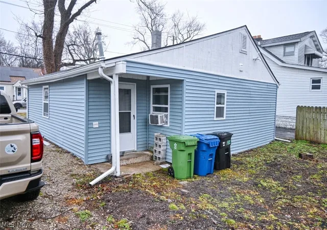 Homes for sale in Eastlake, OH | 130 Traymore Blvd, Eastlake, OH 44095 | MLS# 5204183