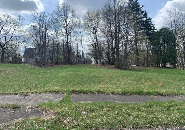 1st image of 861 Parkwood Ave, Youngstown, OH 44502 | MLS# 5203498