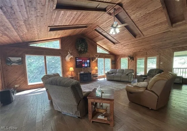 Homes for sale in Looneyville, WV | 123 Fox Trot Rd, Looneyville, WV 25259 | MLS# 5204444