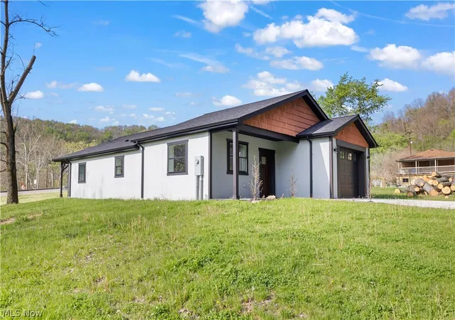 Homes for sale in Weirton, WV | 284 Central Ave, Weirton, WV 26062 | MLS# 5203103