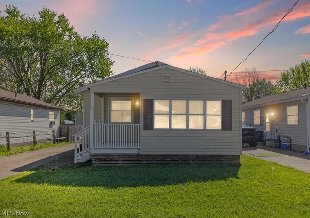 4th image of 331 Elmwood Ave, Barberton, OH 44203 | MLS# 5204440