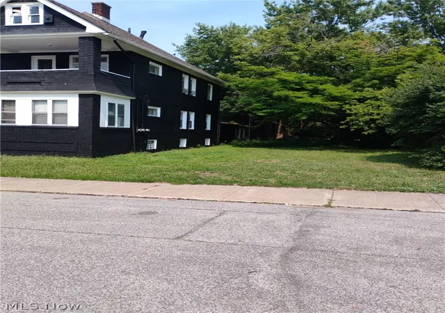 3rd image of 10809 Woodstock Blvd, Cleveland, OH 44104 | MLS# 5204552