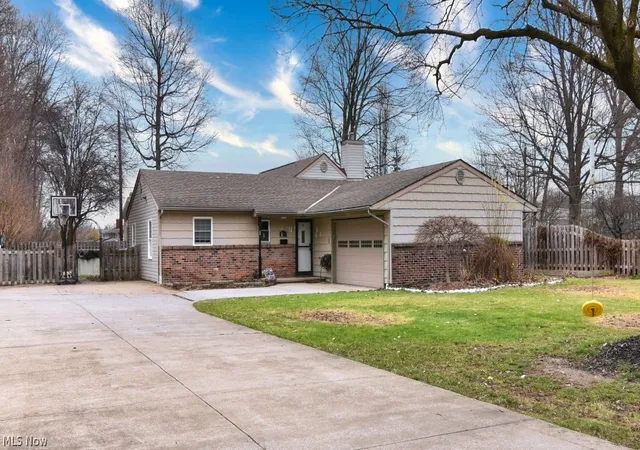 Homes for sale in Mentor, OH | 8803 Evergreen Dr, Mentor, OH 44060 | MLS# 5204365