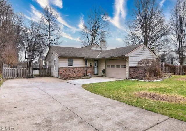Homes for sale in Mentor, OH | 8803 Evergreen Dr, Mentor, OH 44060 | MLS# 5204365
