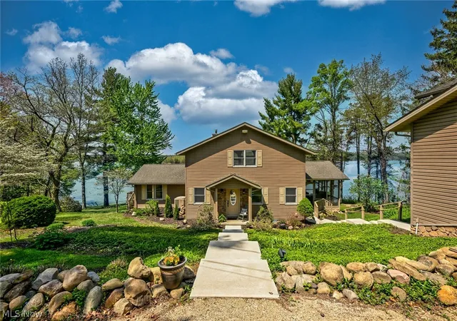 1st image of 2873 Lodge Rd Sw, Sherrodsville, OH 44675 | MLS# 5203341