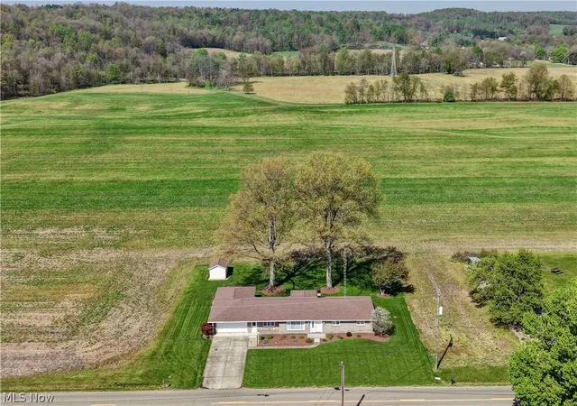 Homes for sale in Strasburg, OH | 7090 Winfield Strasburg Rd Nw, Strasburg, OH 44680 | MLS# 5204208