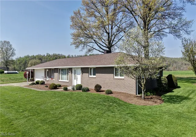 Homes for sale in Strasburg, OH | 7090 Winfield Strasburg Rd Nw, Strasburg, OH 44680 | MLS# 5204208