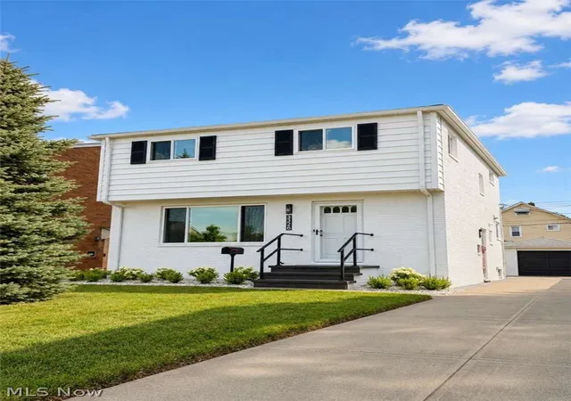 1st image of 3326 Marioncliff Dr, Cleveland, OH 44134 | MLS# 5204647