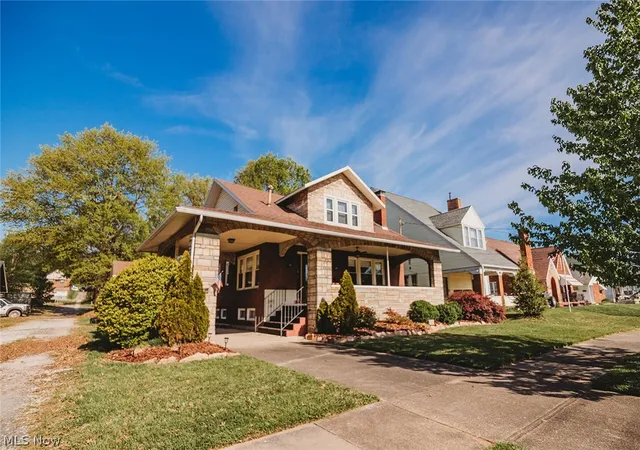 Homes for sale in Parkersburg, WV | 2107 Park Ave, Parkersburg, WV 26101 | MLS# 5199523