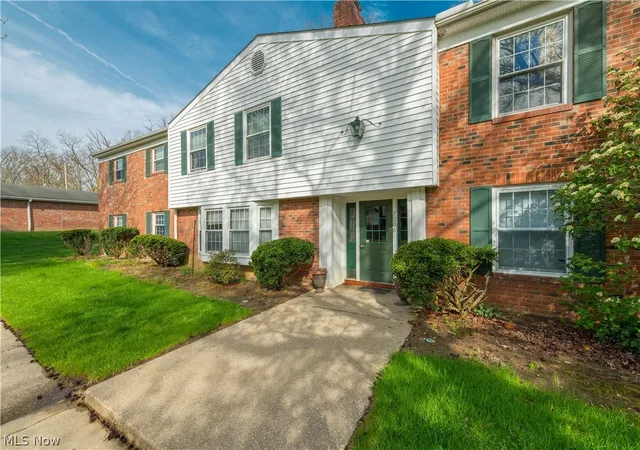 Photo 3 of Condo for sale at 7005 Carriage Hl Dr #104, Brecksville, OH 44141 | MLS# 5204166 | Listing updated on 2026-07-22