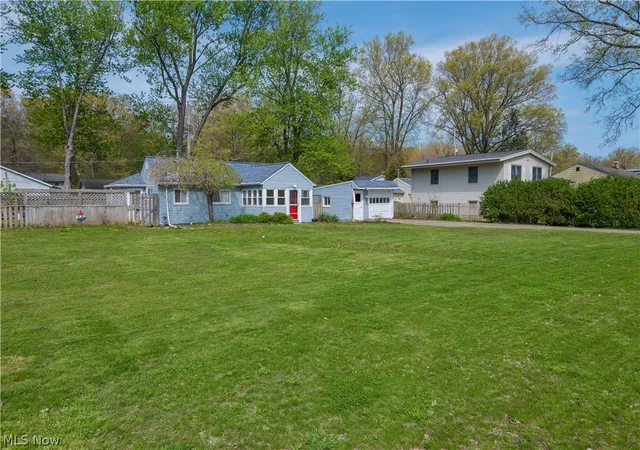 Homes for sale in Avon Lake, OH | 258 Vineyard Rd, Avon Lake, OH 44012 | MLS# 5204695
