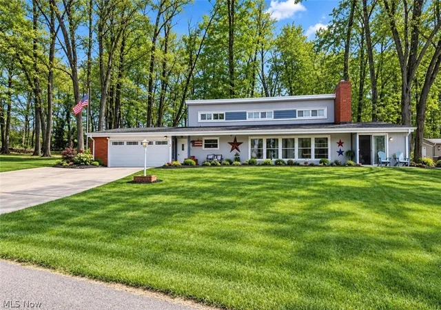 Photo 1 of Single family home for sale at 3220 Nob Hl Rd, Zanesville, OH 43701 | MLS# 5204611 | Listing updated on 2026-09-20