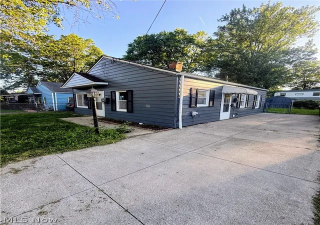 3rd image of 1054 Merton Ave, Akron, OH 44306 | MLS# 5205093